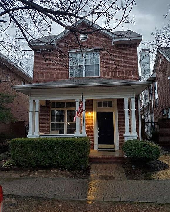 1st image of 673 Founders Park Dr E