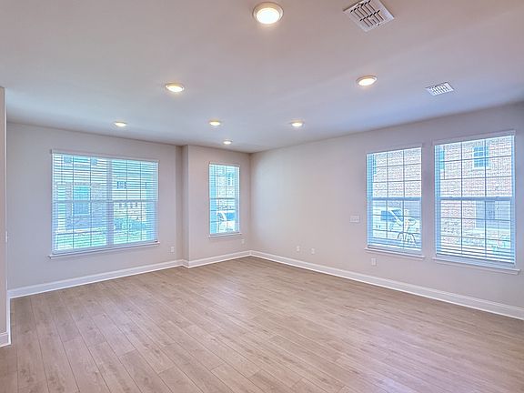3rd image of 2718 Willowoak Trl #3001