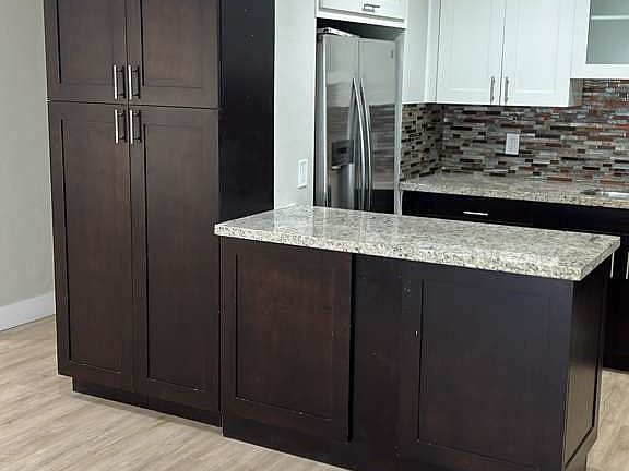 5th image of 631 SE 3rd Pl