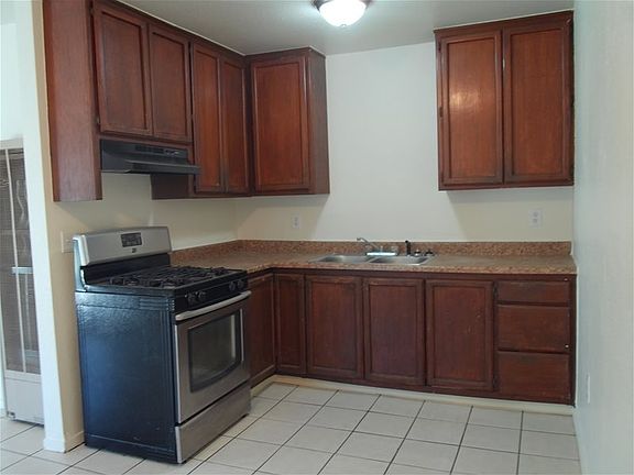4th image of 1115 Holly Ave APT C