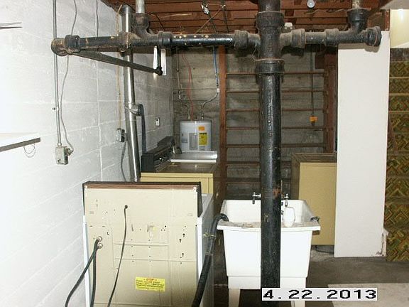 3rd image of 1029 W Cascade Ave
