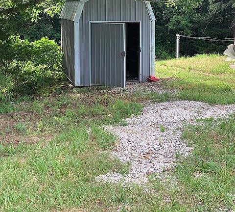 2nd image of 7403 Manhattan Dr