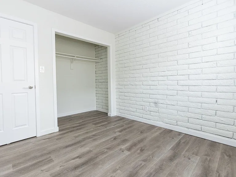 85 W Willetta St — Photo 14