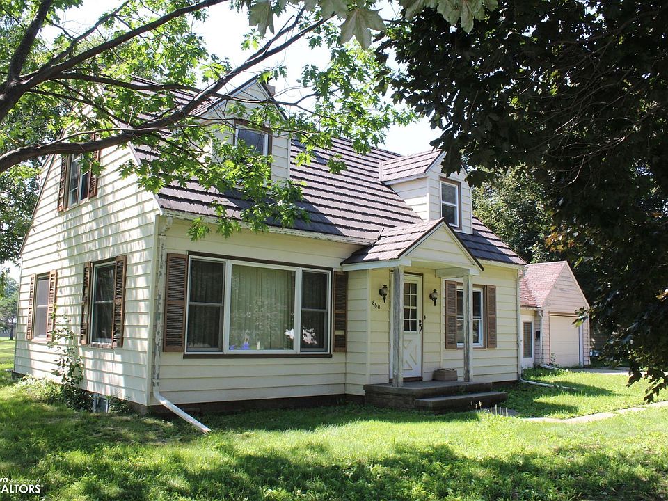 2nd image of 860 Division St