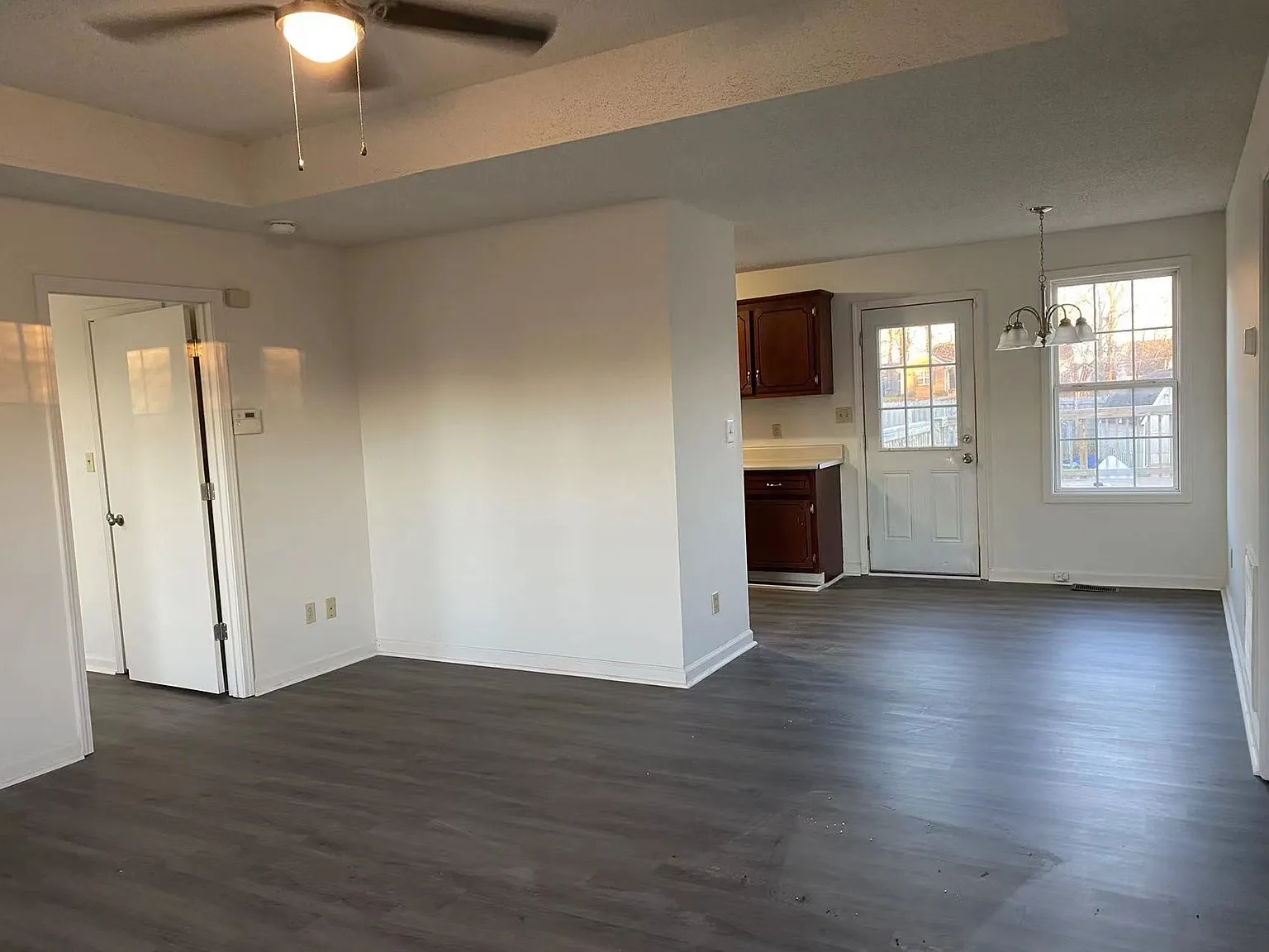 3 bed, 1430 sqft, $1,600 — Photo 3