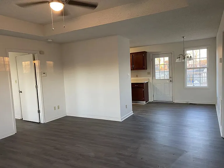 1835 Cottingham Ct — Photo 3