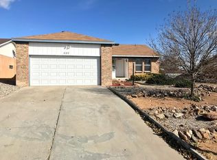 520 Silver Saddle Rd SE, Rio Rancho, NM 87124
