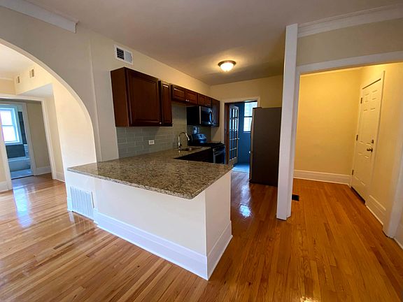3rd image of 6420 N Campbell Ave APT 1R