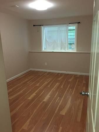 2nd image of 17 Lyell St