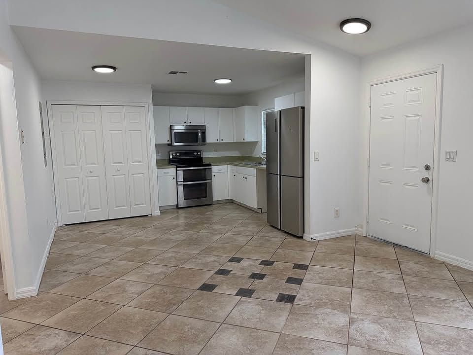 1st image of 4647 28th St SW