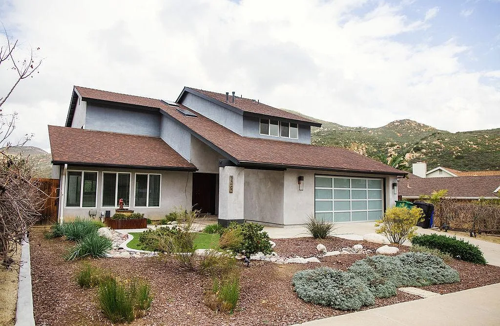 4 bed, 2359 sqft, $5,450 — Photo 1