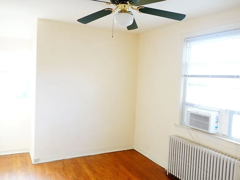 8400 Greenwood Ave — Photo 22