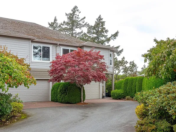 118 Aldersmith Pl #44, View Royal, BC V9A 7M9