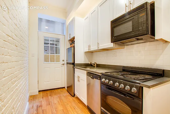 Rented by Compass | media 18