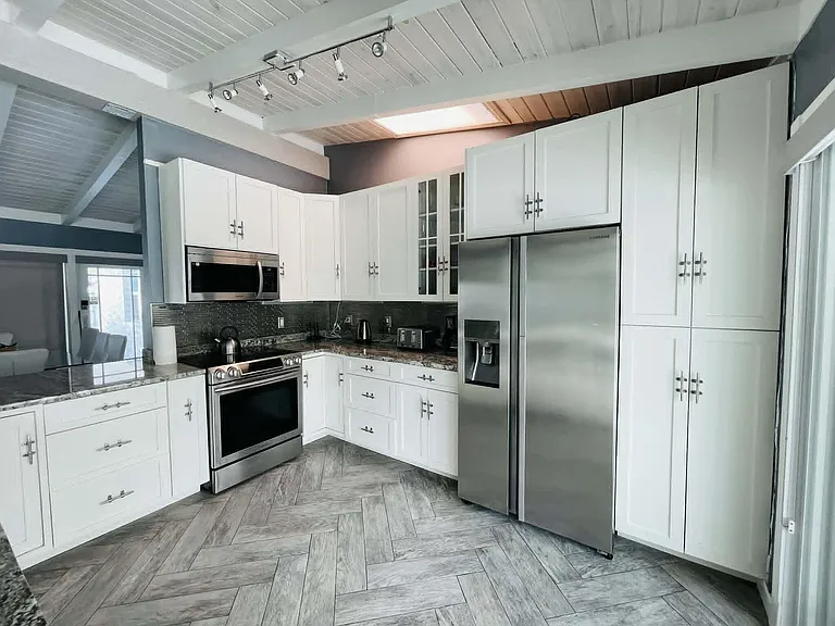 2531 Gulfstream Ln — Photo 7