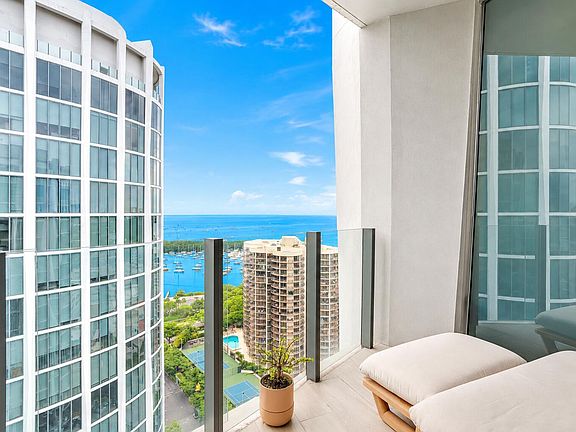 3rd image of 2831 S Bayshore Drive #2204