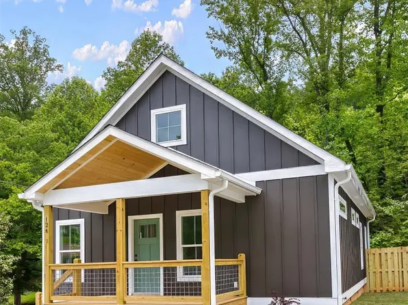 124 W Orchard St, Old Fort, NC 28762