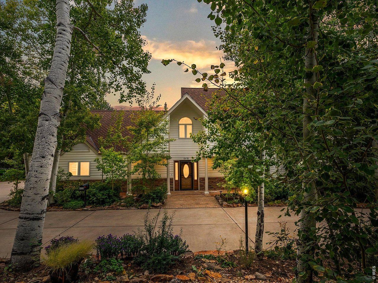 8418 Stirrup Ln - Photo 2