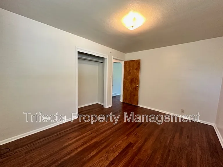 622 Miller Dr — Photo 12