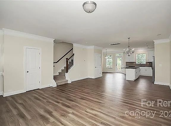 3rd image of 2009 Laurel Village Cir