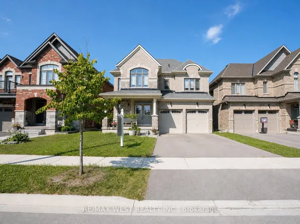 206 Dog Wood Blvd, East Gwillimbury, ON L9N 0X1