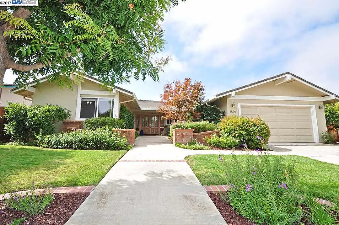 1579 De Leon Way photo 1