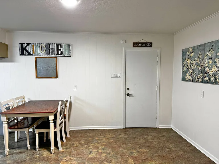 2412 Dartmouth St — Photo 6