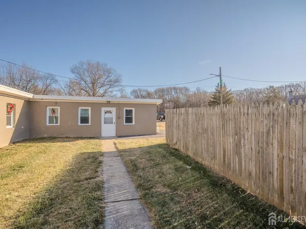 3774 Route 27 #4B, Kendall Park, NJ 08824