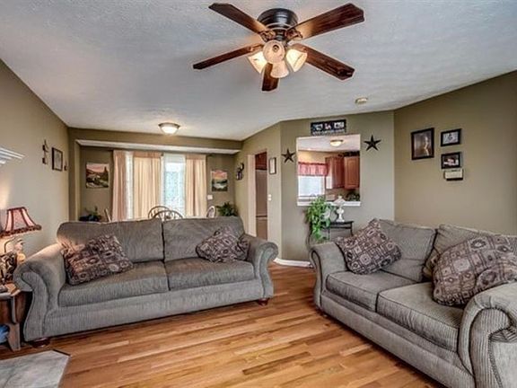 2nd image of 748 Lakefield Dr