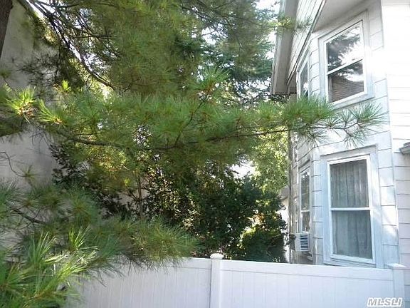 3rd image of 24 S Park Ave