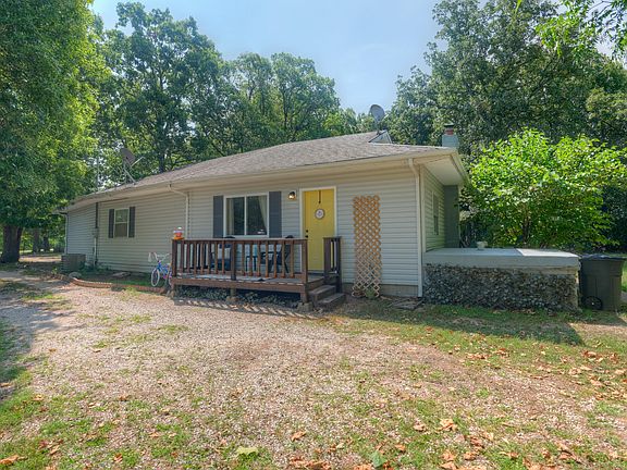2nd image of 3922 Chipmunk Dr