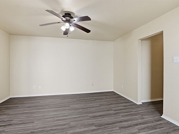 5th image of 1452 Pine Ln