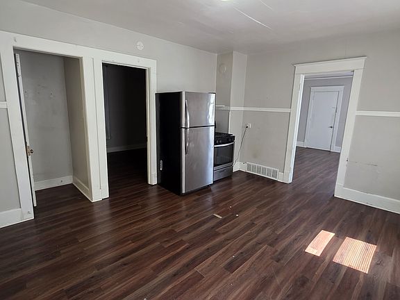Kitchen Other Side