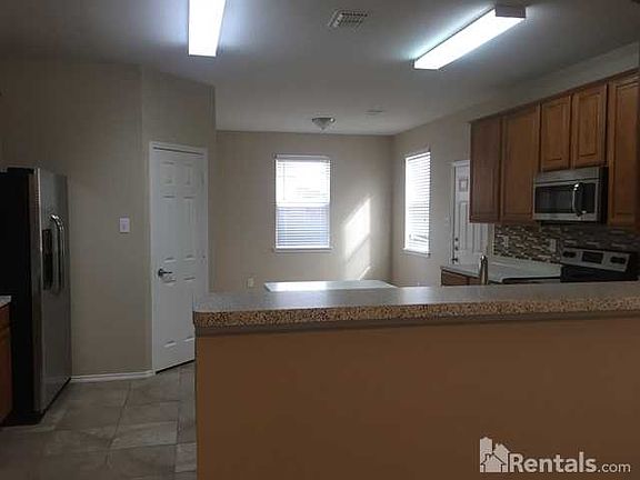 3rd image of 2601 Elderberry Ln