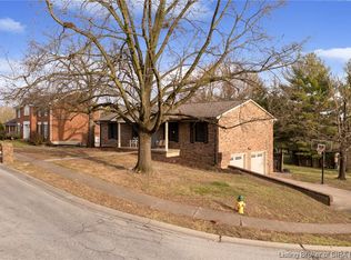 1128 Eastridge Dr, New Albany, IN 47150