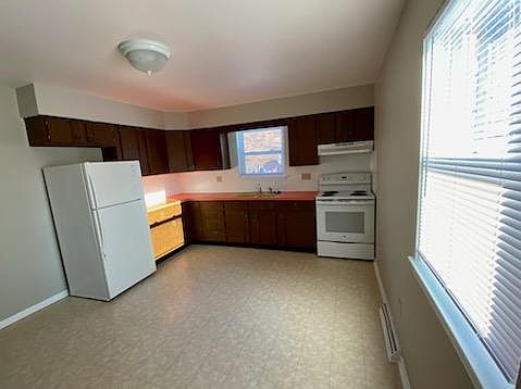 Large Eat-in Kitchen