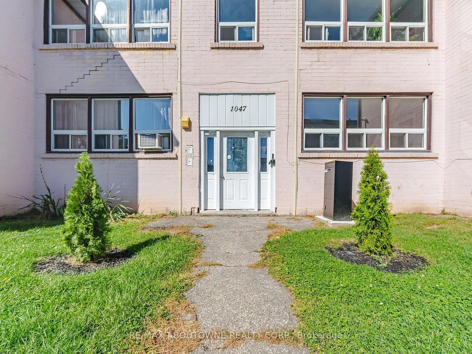 2 bed, $2,050 — Photo 3