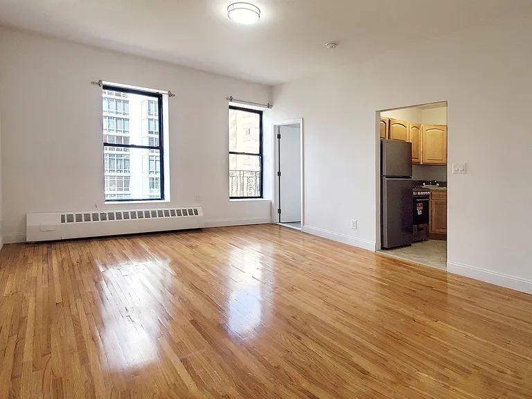 306 W 51st St #6G — Photo 3