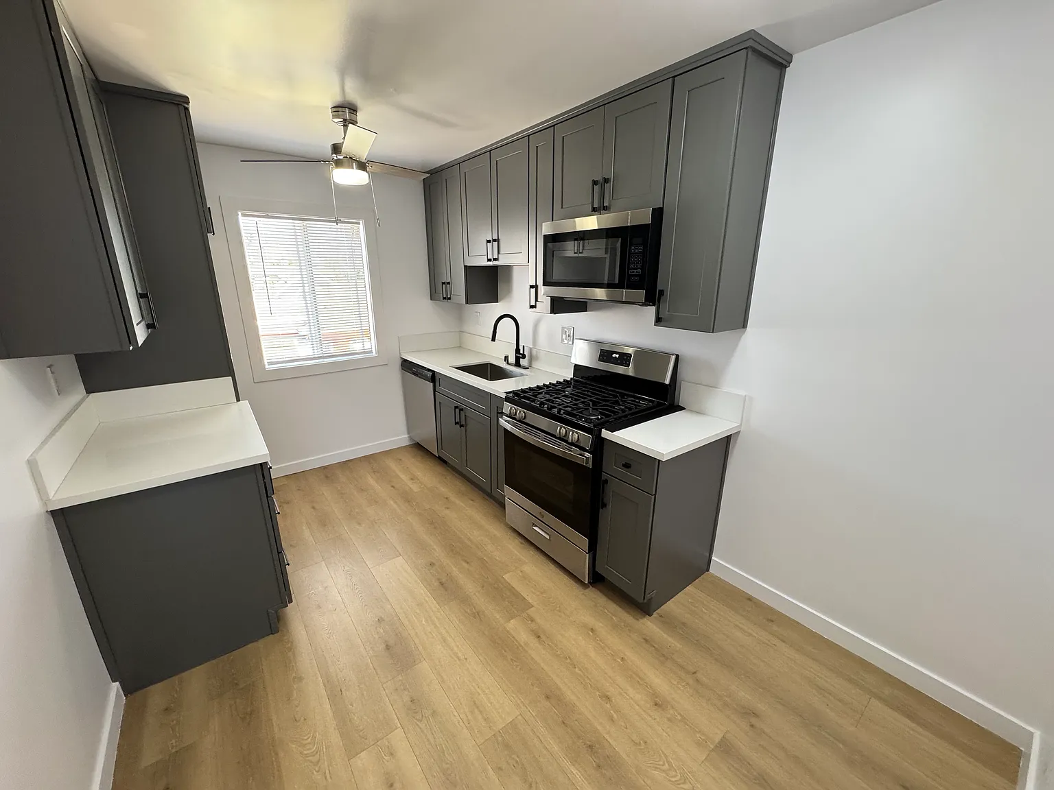 1165 N Normandie Ave — Photo 4