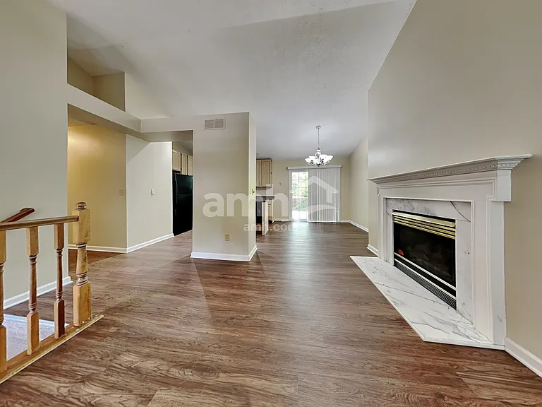 3659 Shorewood Dr — Photo 7
