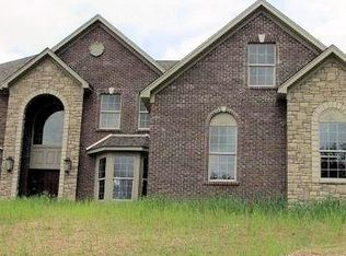 5660 Hickory Place Dr, Cincinnati, OH 45247