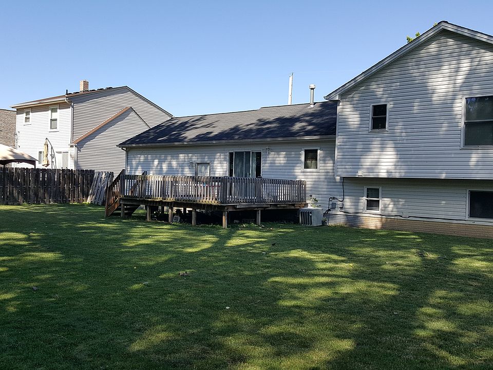 2nd image of 926 Roberts St