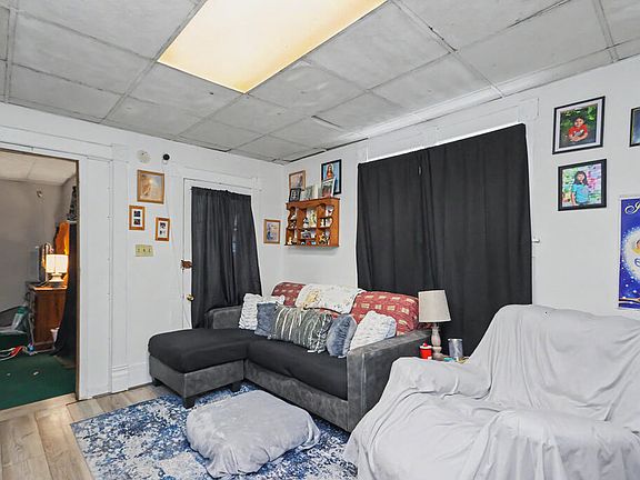 3rd image of 110 Washington St