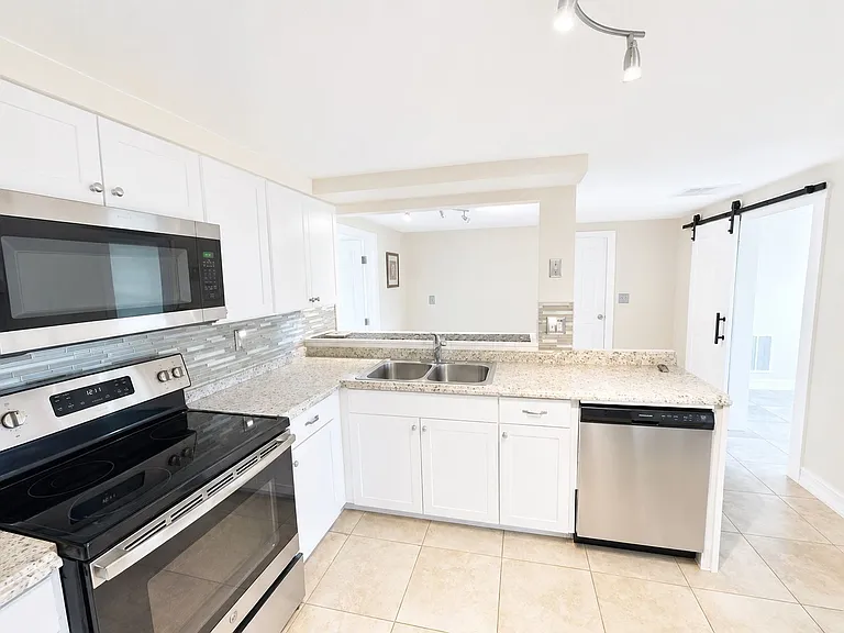 3711 Redwood Dr — Photo 4