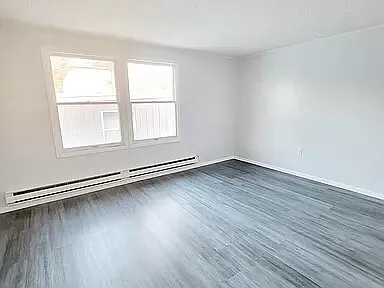 183 Oakwood Ave — Photo 2