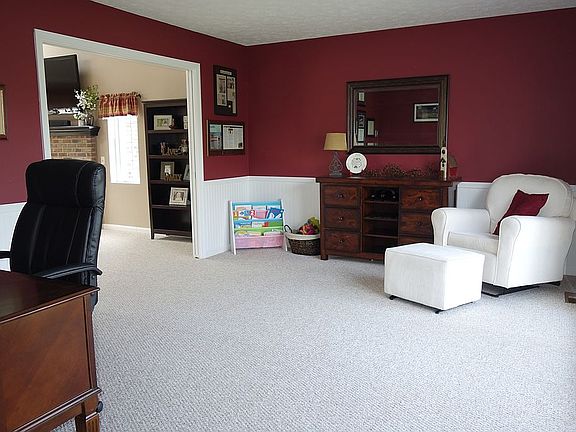 3rd image of 155 Oakshire Way
