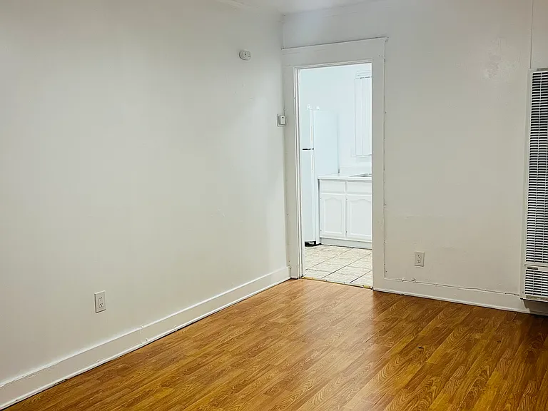1622 W 50th St — Photo 3