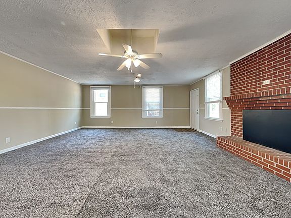 4th image of 6050 Winview Dr