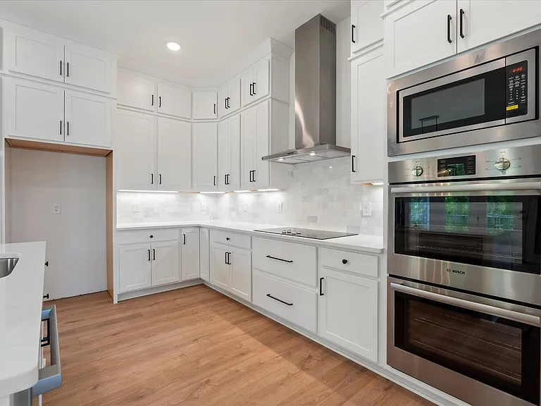 317 Old Shackle Island Rd — Photo 17