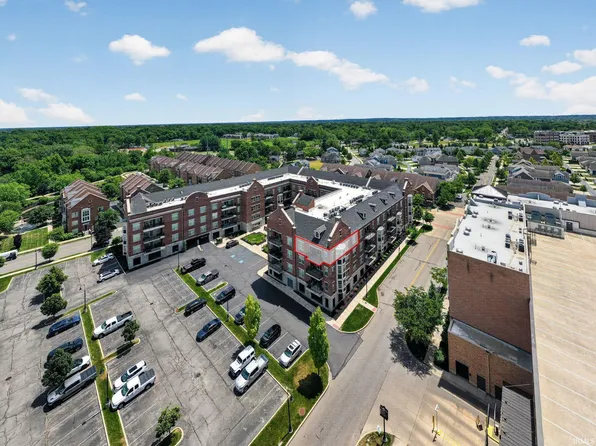 1219 Napoleon St #302, South Bend, IN 46617